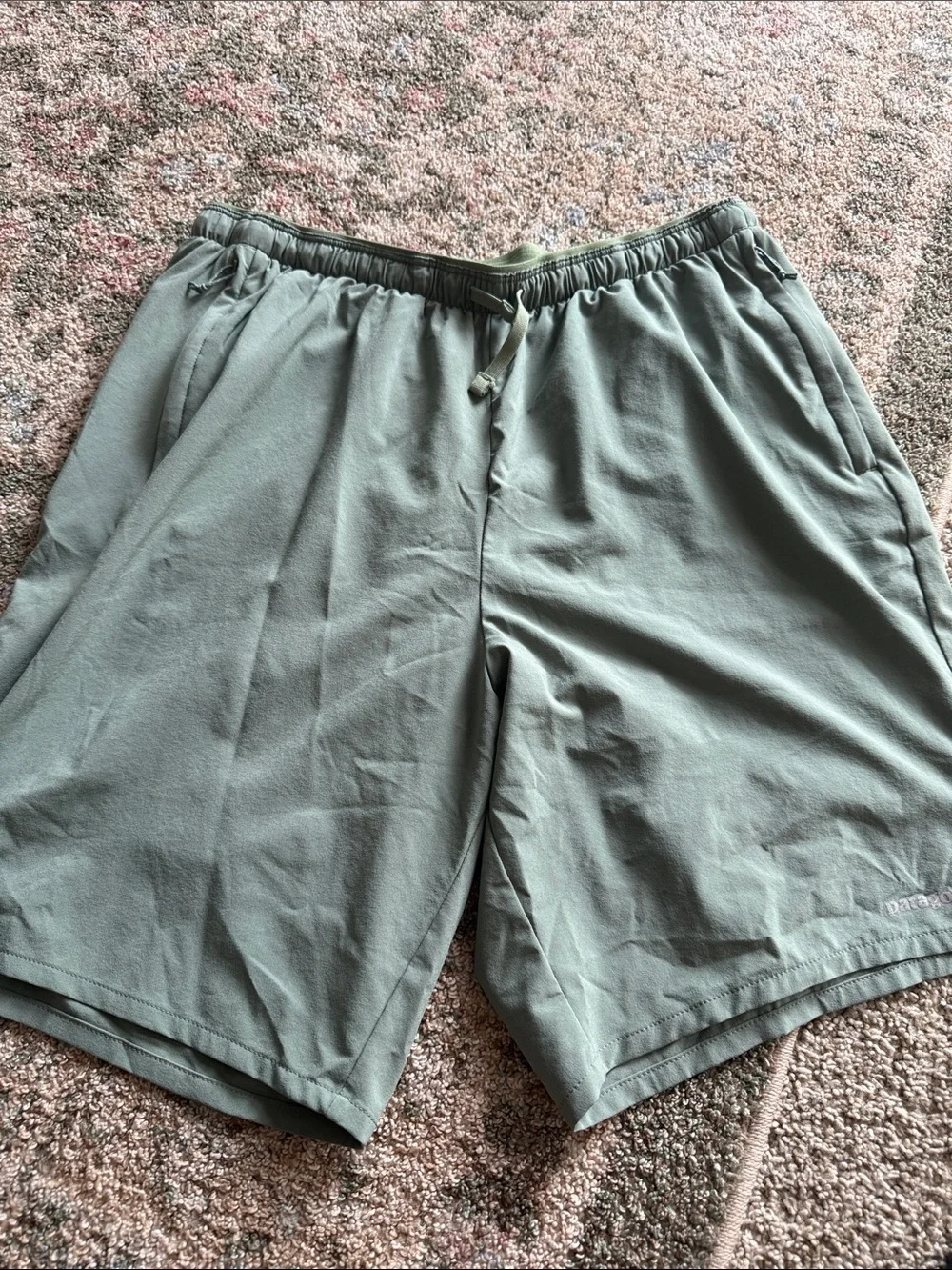 Patagonia Men's Sage Green Athletic Shorts lined size M